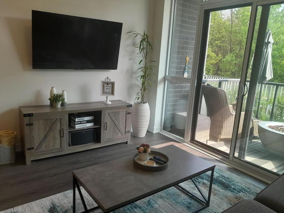 Cozy South View Suite Overlooking The Nature Trail Innisfil Exteriör bild