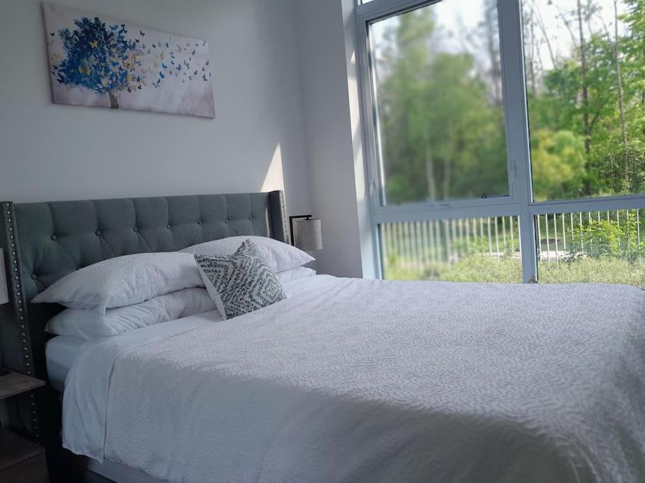 Cozy South View Suite Overlooking The Nature Trail Innisfil Exteriör bild